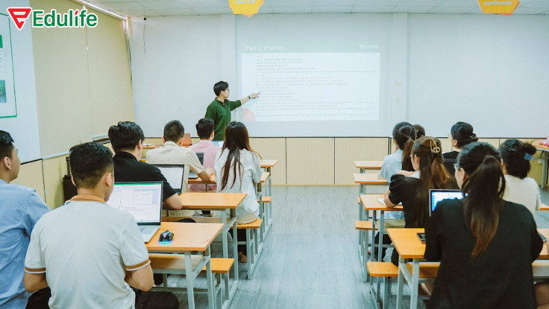 Edulife vô cùng tận tâm trong việc giảng dạy tiếng Anh