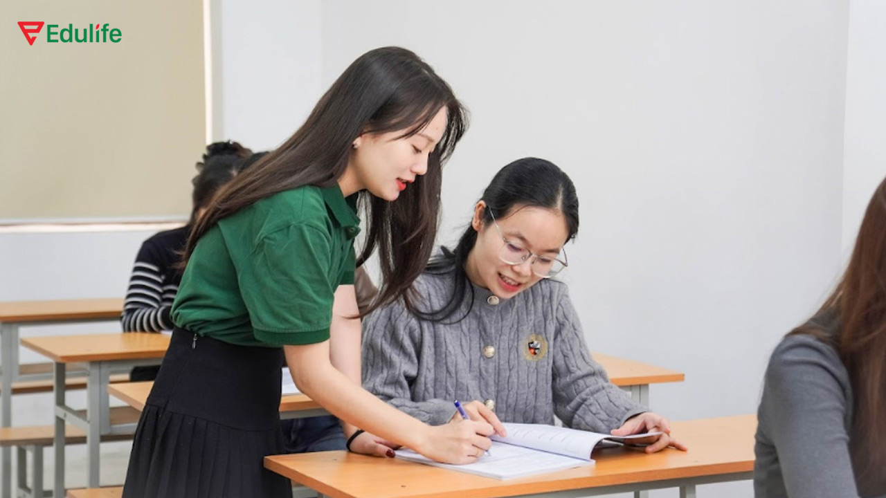 Học trung tâm sẽ được giảng viên hướng dẫn, sửa lỗi trực tiếp