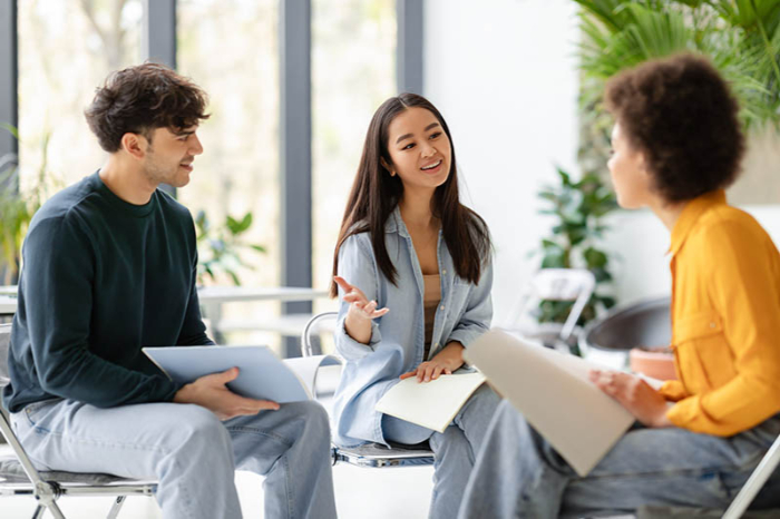 Phần thi “Nói” yêu cầu thí sinh phải giao tiếp lưu loát mới được cấp chứng chỉ tiếng Anh B1
