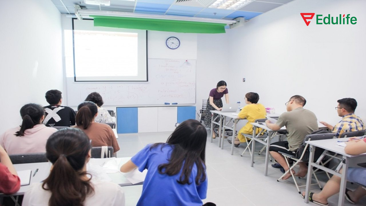Tham gia các lớp học cùng giáo viên sẽ là cách hiệu quả để tăng tốc
