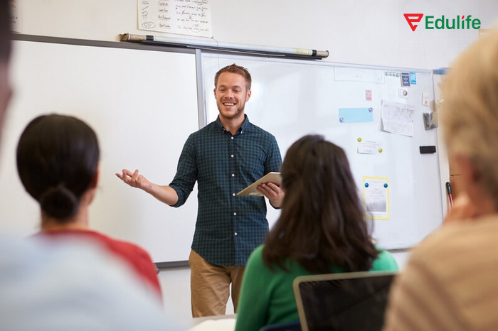 Sách Aptis for Teachers: Speaking & Writing hỗ trợ thi tốt và ứng dụng vào thực tiễn