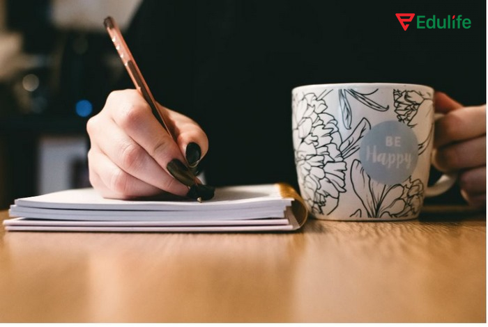 Tự tin vượt qua kỳ thi Aptis với sách ôn luyện Succeed in Aptis