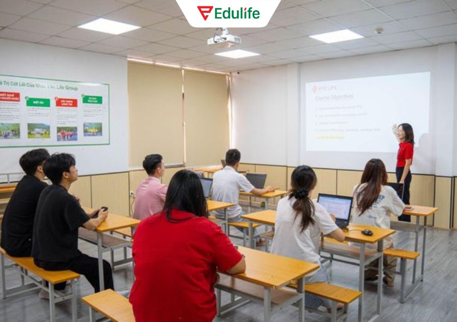 Khóa học chứng chỉ PTE luôn được nhiều sinh viên theo học