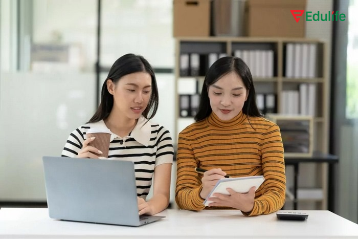 Because of đứng đầu câu có dấu phẩy, khi đứng giữa câu không cần dấu phẩy