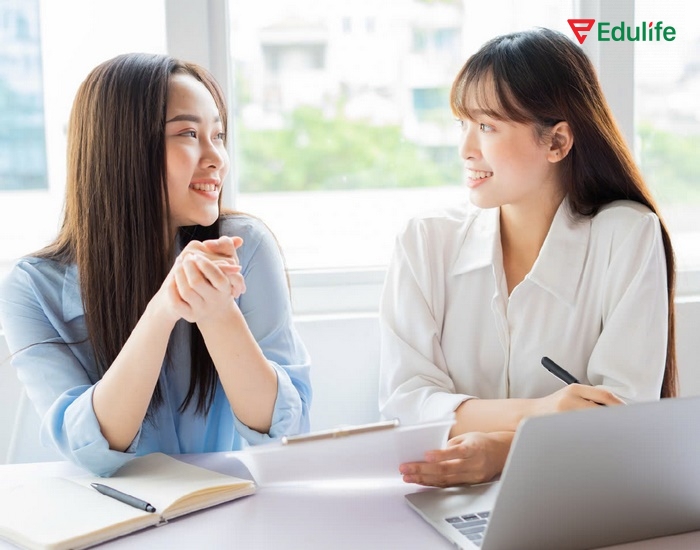 Câu chủ động rất phù hợp để sử dụng cho báo cáo, biên bản,... trong công việc nhưng nên linh hoạt dùng cả câu bị động