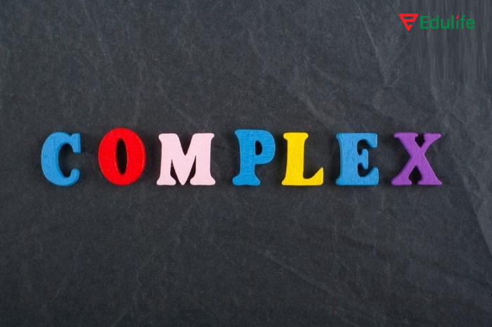 Chuyển câu đơn sang câu phức rất đơn giản bằng cách thêm từ liên kết vào