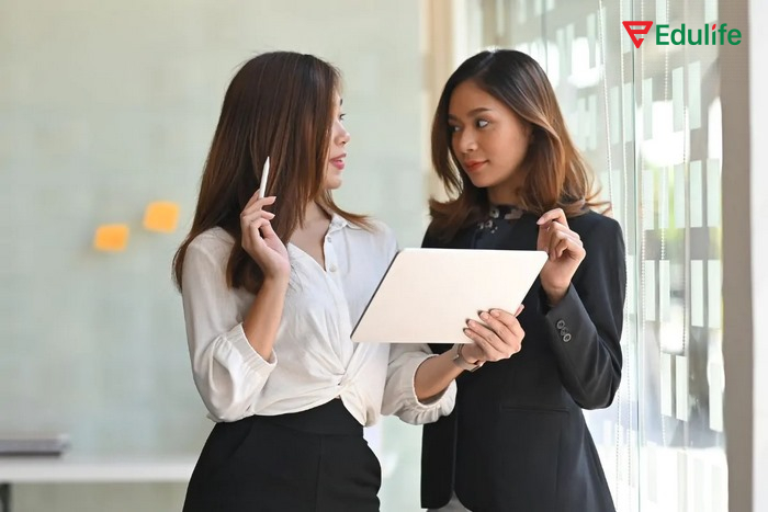 Câu trần thuật dùng trong giao tiếp và viết văn học thuật