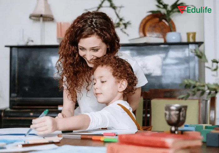 Có thể sử dụng V hoặc V-ing sau prefer nhưng phải nhất quán trong câu