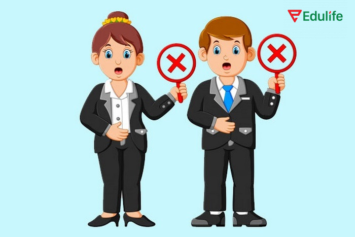 Refuse diễn tả sự từ chối, phủ nhận một yêu cầu nào đó