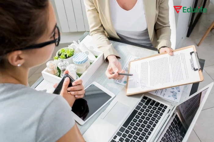 Cấu trúc sai khiến/nhờ vả được dùng phổ biến để nói về các dịch vụ như sửa chữa, làm đẹp, dọn dẹp,…