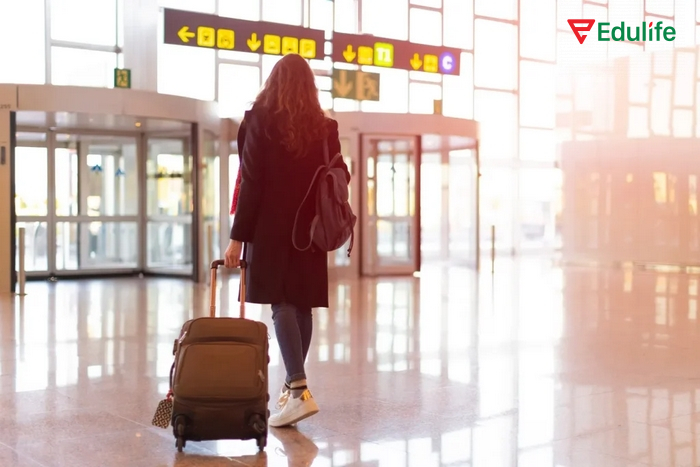 Cấu trúc Stop over nói đến việc bạn nghỉ lại tạm thời trong chuyến hành trình dài tại một nơi nào đó