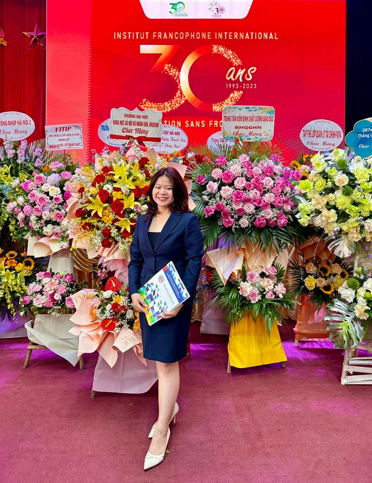 Cô Nguyễn Hương Ly