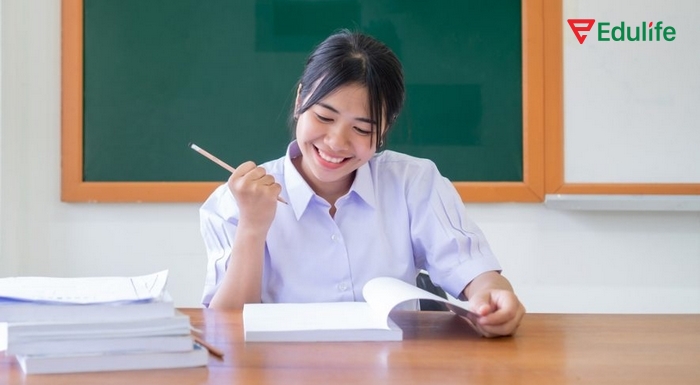 Việc thường xuyên luyện đề HSG tiếng Anh lớp 11 sẽ giúp bạn quen cấu trúc đề để giảm áp lực khi làm bài thật