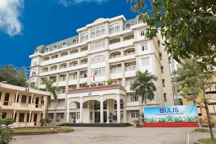 Thí sinh nộp hồ sơ trực tiếp tại Trung tâm Khảo thí Trường Đại học Ngoại ngữ – ĐHQG Hà Nội