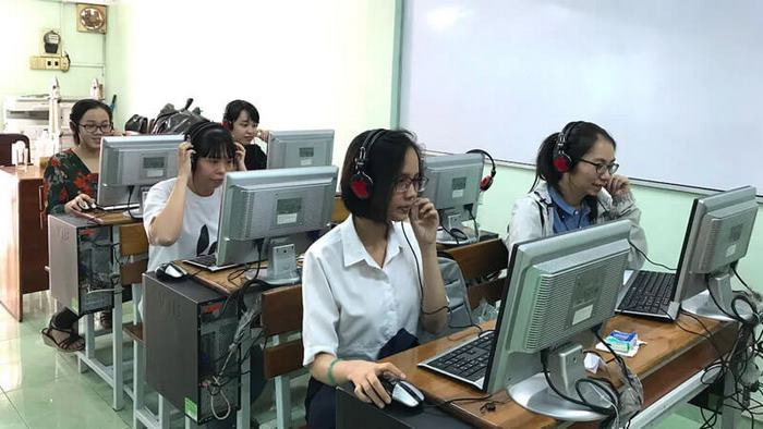 Đề thi VSTEP UEF được thiết kế để đánh giá toàn diện kỹ năng Nghe – Nói – Đọc – Viết tiếng Anh của thí sinh