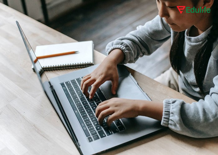 Một số đơn vị tổ chức thi có chấp nhận đơn xin hoãn thi VSTEP qua email để tạo điều kiện cho thí sinh