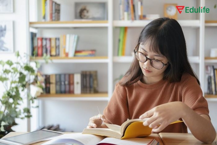 Biết mẹo học tiếng Anh lớp 11 và lựa chọn đúng tài liệu, công cụ hỗ trợ sẽ giúp bạn ôn tập, cải thiện kỹ năng tiếng Anh có định hướng hơn