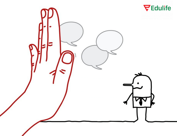 Prevent/stop sb from V-ing được dùng nhiều nhất để diễn tả việc ngăn chặn các hành vi tiêu cực