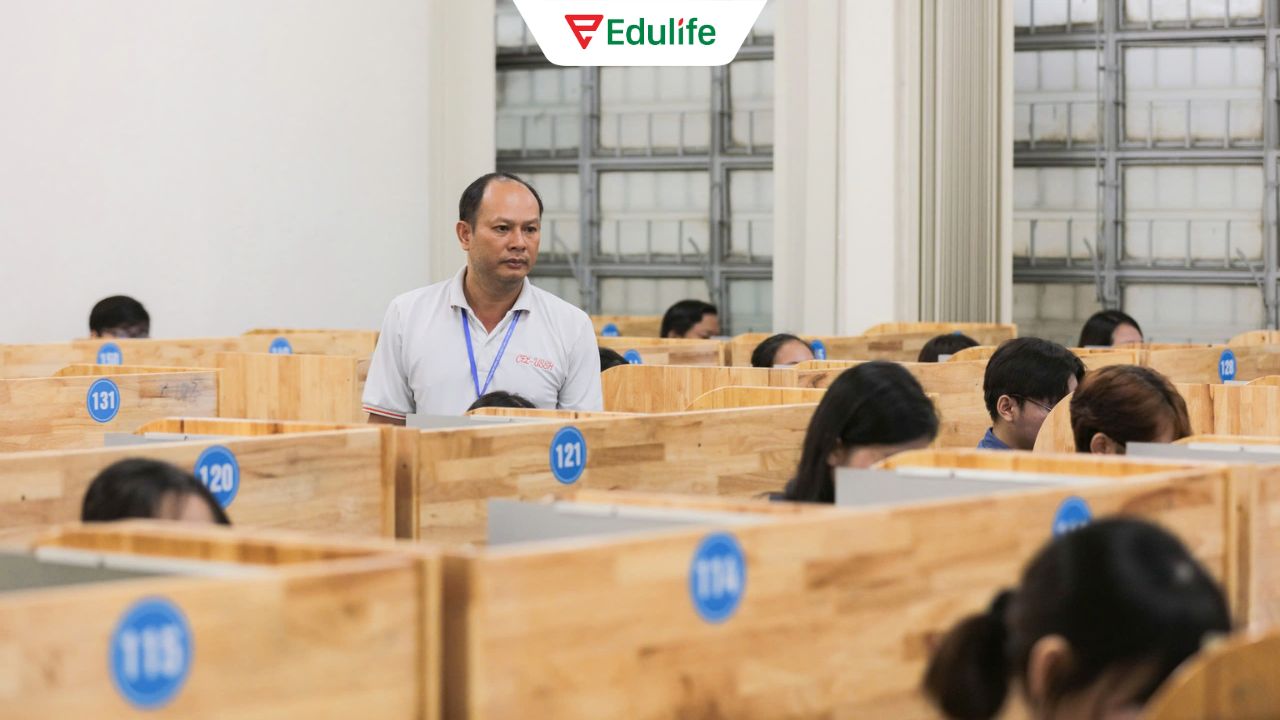 Phòng thi VSTEP tại Đại học Khoa học Xã hội và Nhân văn TP.HCM được trang bị đầy đủ