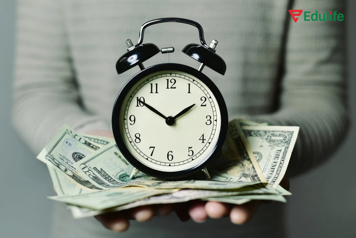 Cấu trúc Spend time/money V-ing/on sth có nhiều ứng dụng trong cả giao tiếp và văn viết