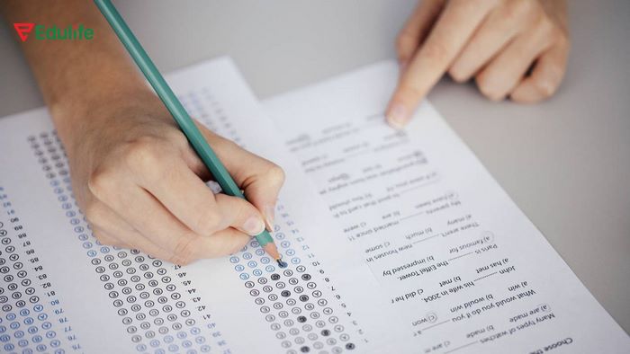 Hiểu rõ cấu trúc bài thi giúp bạn chọn tài liệu ôn thi tiếng Anh B1 và có kế hoạch ôn luyện hiệu quả