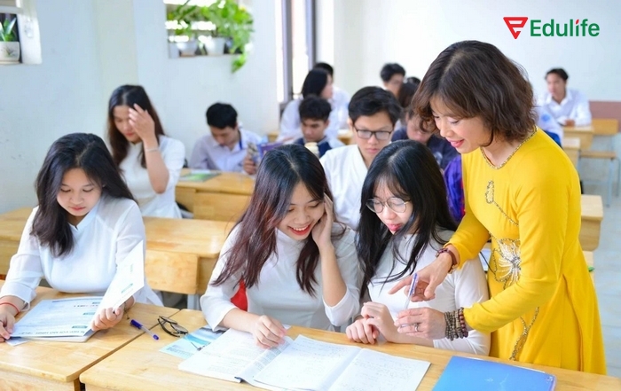 Học từ vựng qua ngữ cảnh giúp việc ghi nhớ từ vựng tiếng Anh Unit 2 sâu sắc hơn để dùng đúng trong giao tiếp thực tế