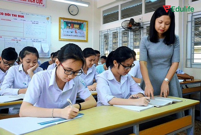 Khi đọc phần tiếng Anh 11 Unit 3 Getting Started thì nên gạch chân những từ khóa quan trọng để hiểu kỹ nội dung, ghi nhớ từ vựng hơn