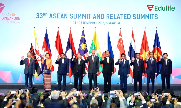 Unit 4 cung cấp thêm từ vựng tiếng Anh 11 để học sinh hiểu hơn về những đóng góp, quan hệ của Việt Nam với khối ASEAN