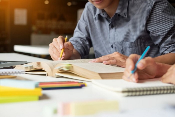 Để viết tiếng Anh 11 Unit 8 Writing tốt thì học sinh cần lập dàn ý trước