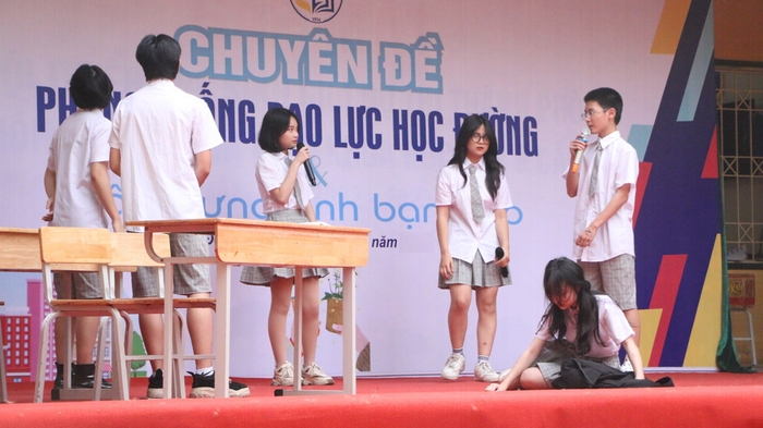 Tiếng Anh 11 Unit 9 Project giúp học sinh có thêm nhận thức đúng đắn, góp phần hạn chế vấn nạn bạo lực học đường trong thực tế