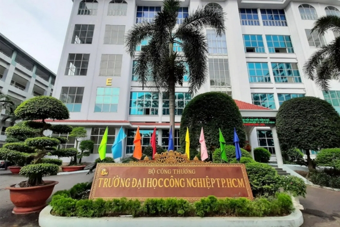 đề thi VSTEP Đại học Công nghiệp TP.HCM