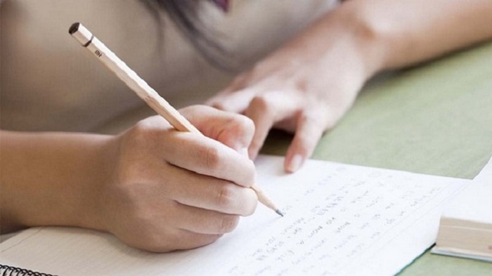 Luyện tập thường xuyên với đề thi VSTEP Đại học Duy Tân mẫu giúp thí sinh quen, phân bố thời gian làm bài hợp lý hơn