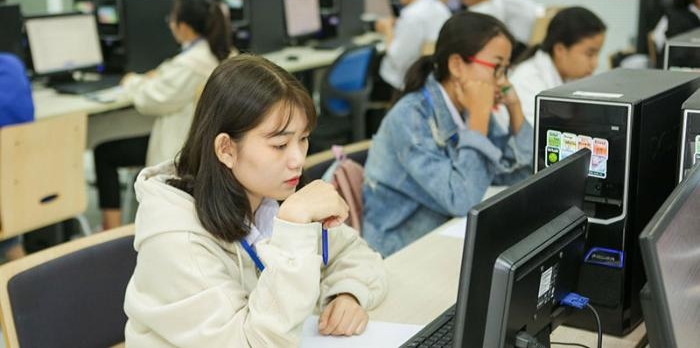 Đề thi VSTEP Đại học Kinh Tế Tài Chính TP.HCM (UEF) được xây dựng theo các cấp độ B1, B2, C1, kiểm tra toàn diện 4 kỹ năng ngoại ngữ