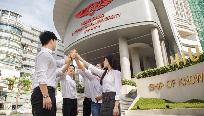 đề thi VSTEP Đại học Quốc tế Hồng Bàng