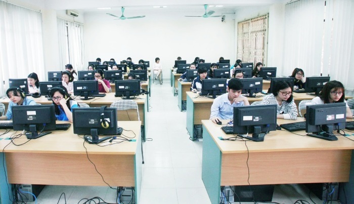 Cấu trúc đề thi VSTEP Đại học Quốc tế Hồng Bàng được thiết kế với giao diện làm bài trên máy thân thiện