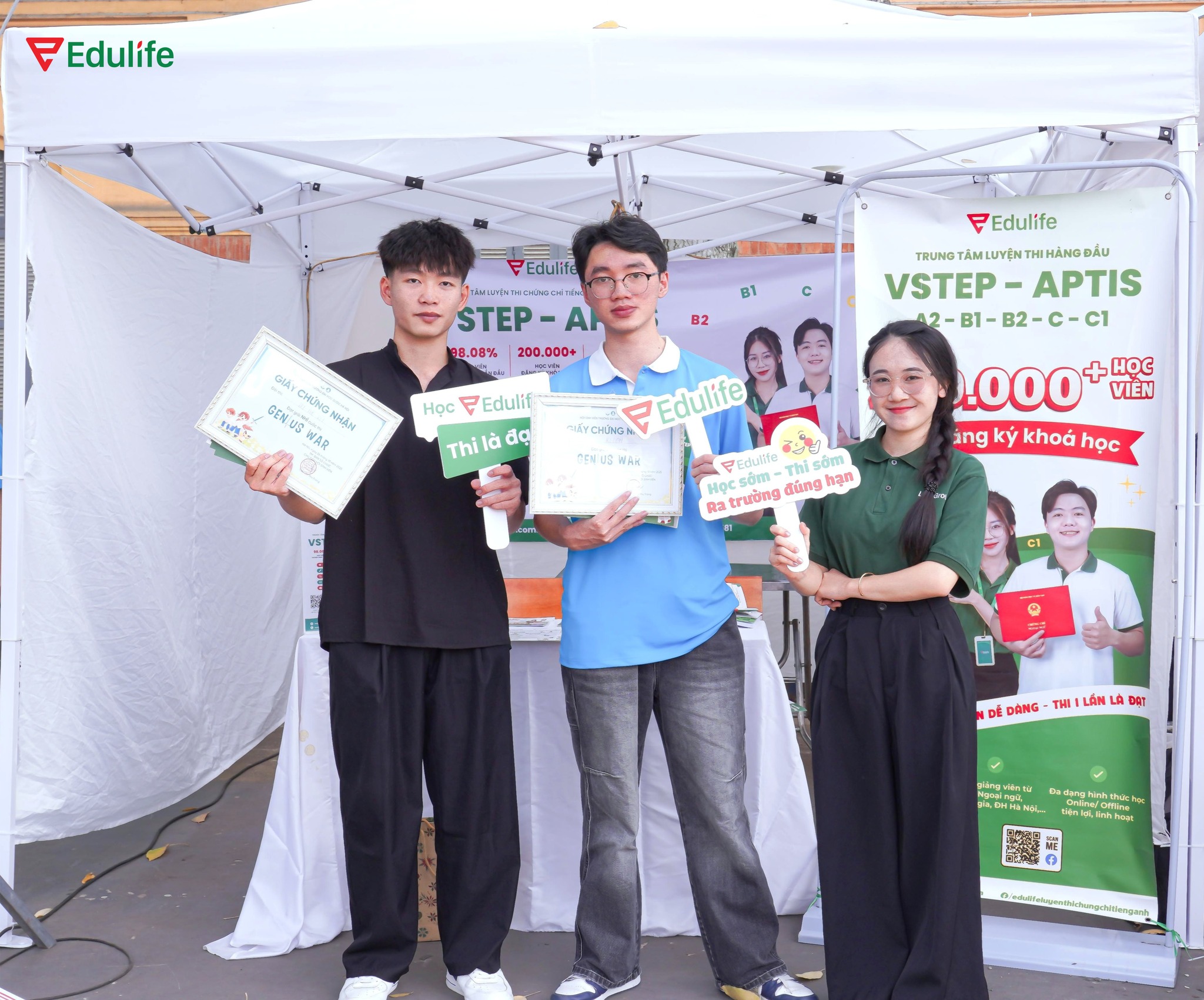 Edulife có mặt tại trường Đại học Dược Hà Nội để đồng hành cùng các tân sinh viên 