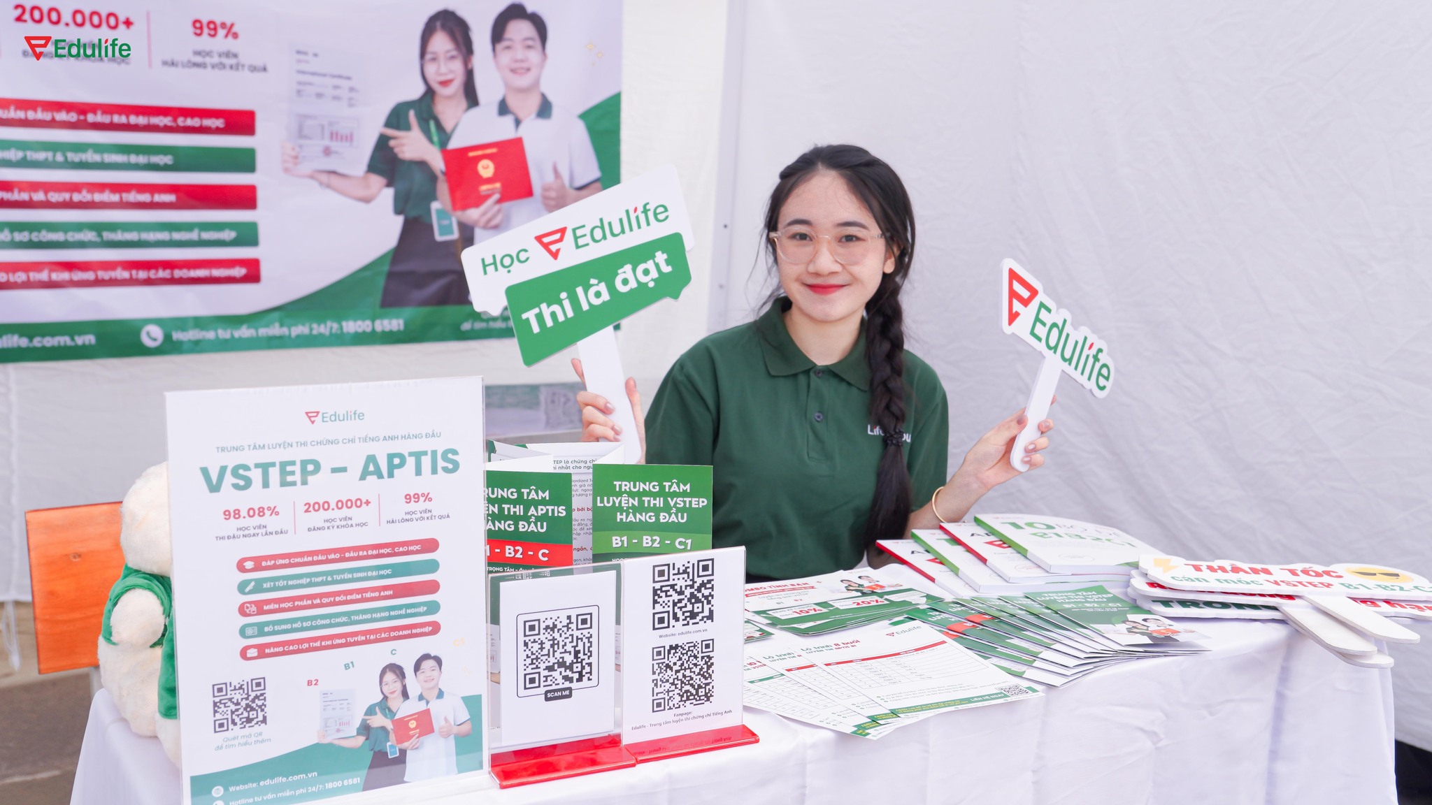 Các tân sinh viên sẽ nhận mã thi thử miễn phí trên phần mềm độc quyền của Edulife