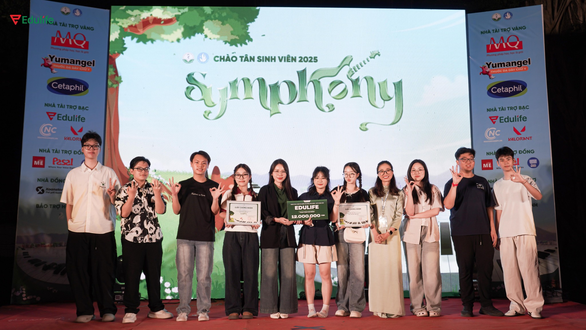 Edulife trao tặng học bổng dành cho đội thi xuất sắc nhất tại sự kiện 