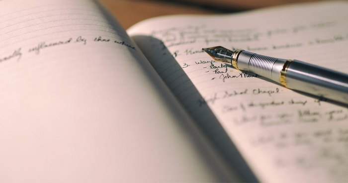 Hãy sử dụng thêm cấu trúc câu phức (Complex sentences) bên cạnh câu đơn để đoạn văn logic hơn