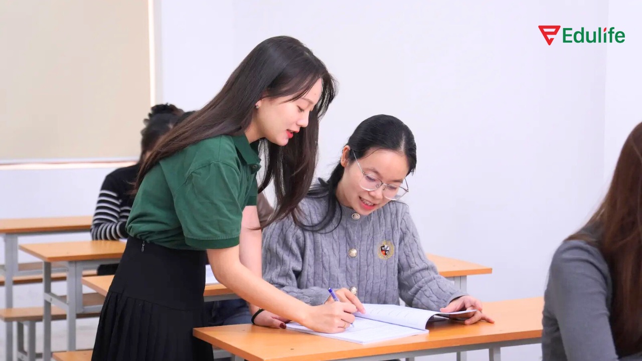 Có giáo viên hướng dẫn và kèm cặp sẽ giúp bạn tiến bộ nhanh chóng