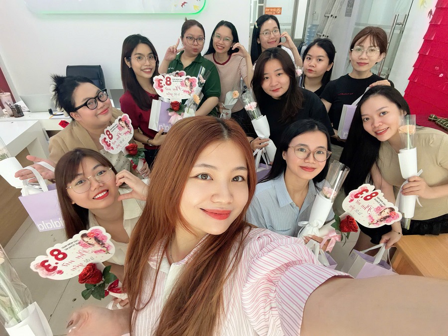 Chị em nhà Life Griup cùng nhau check in nè