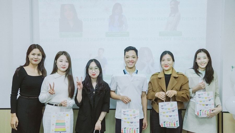 Những phần quà ý nghĩa mà Life Group dành tặng các thành viên