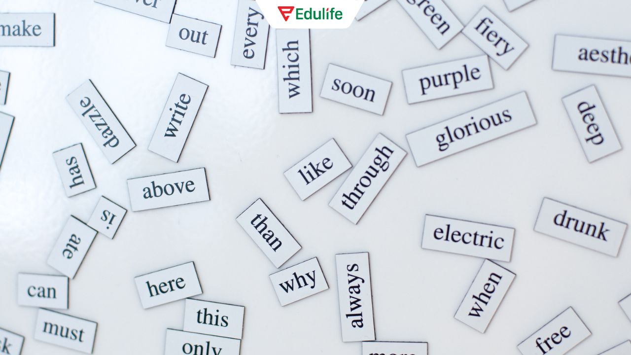 Lắp ghép từ vựng máy móc dẫn đến câu văn thiếu tự nhiên