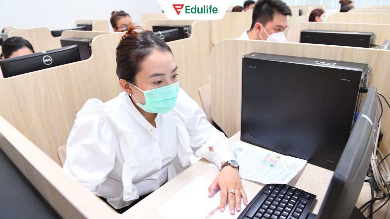 Nếu bạn cần chứng chỉ để xét hồ sơ thi công chức hãy chọn thi VSTEP