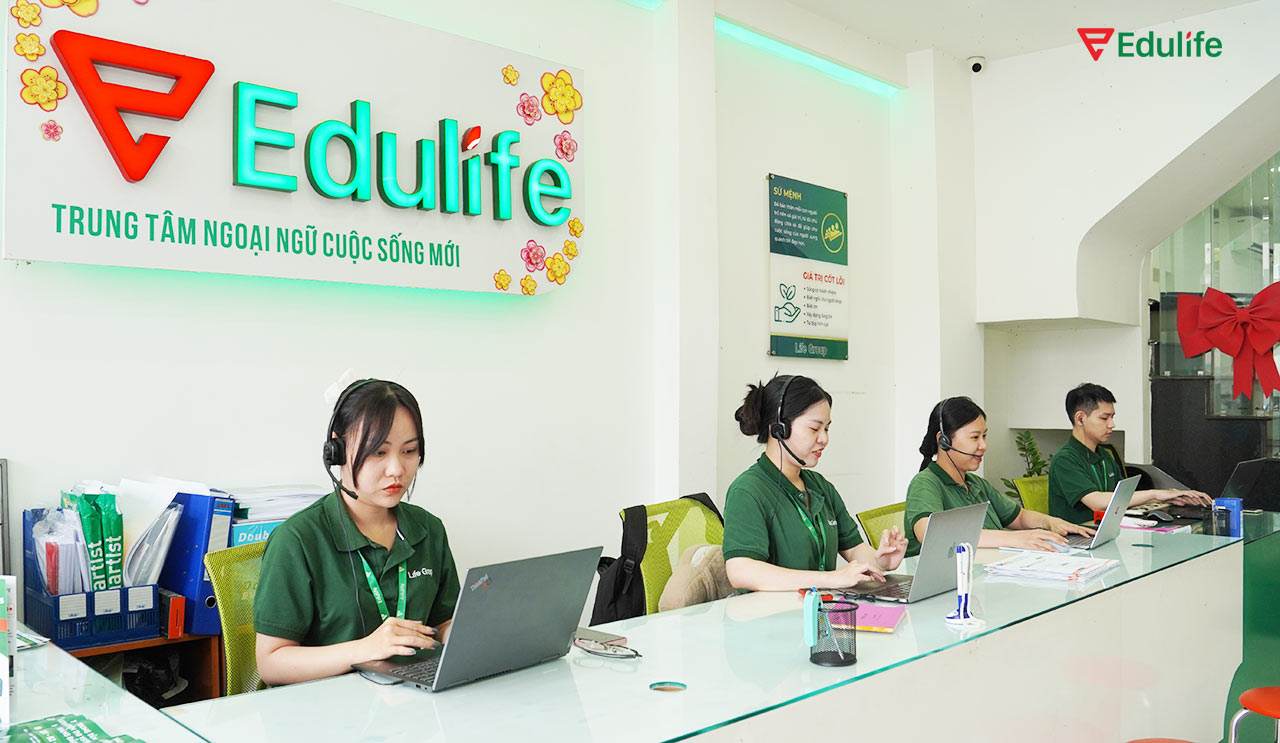 Đội ngũ chuyên viên Edulife tận tâm, hỗ trợ học viên 24/7
